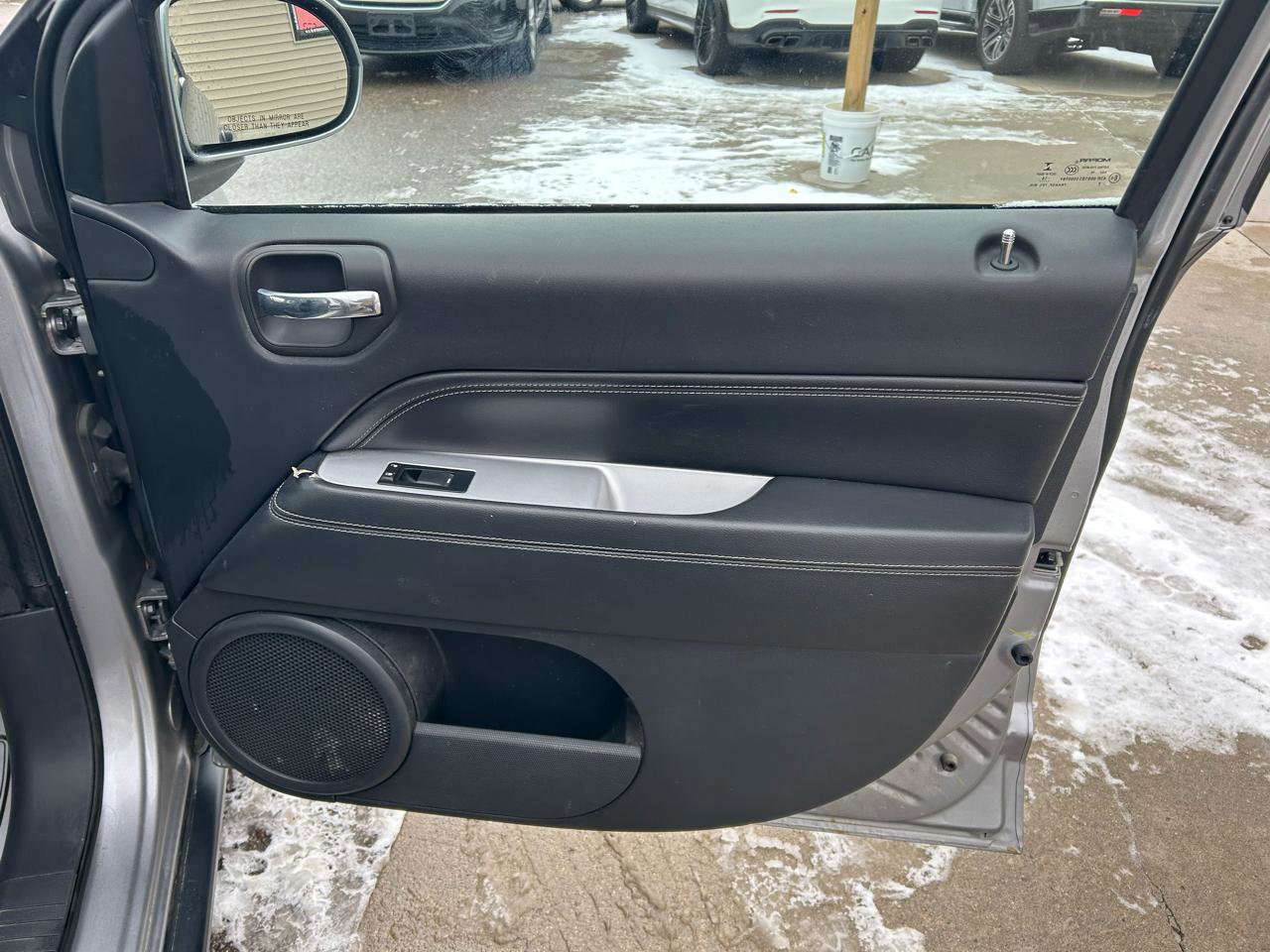 Used 2016 Jeep Compass High Altitude FWD image 16