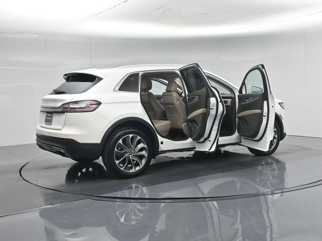 Used 2023 Lincoln Nautilus Reserve w/ Luxury Package AWD/4WD image 5