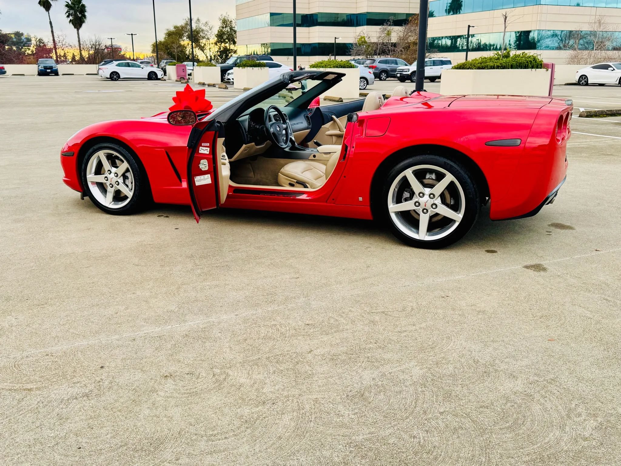 Used 2006 Chevrolet Corvette Convertible w/ Preferred Equipment Group RWD image 32