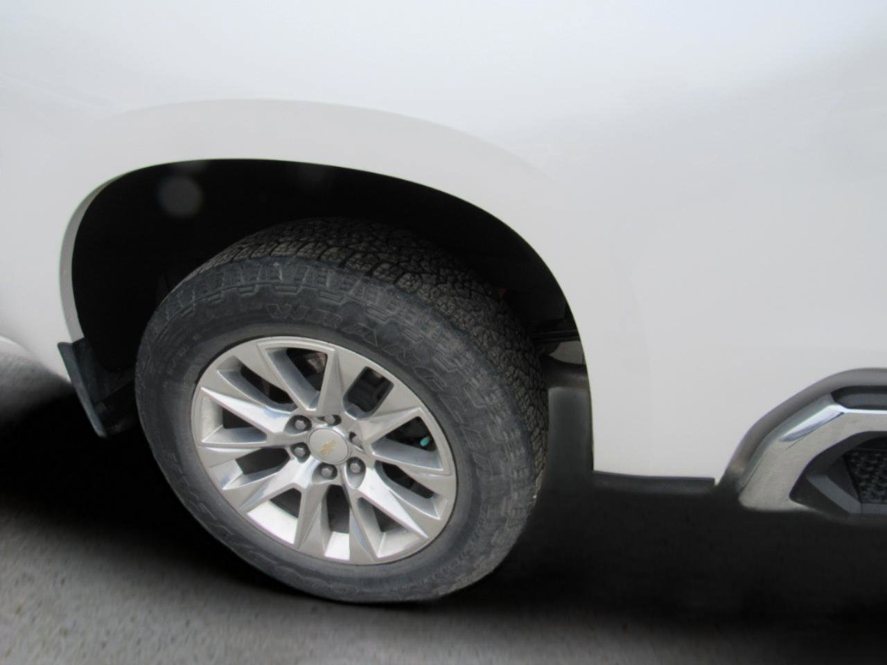 Used 2022 Chevrolet Silverado 1500 LTZ AWD/4WD image 4