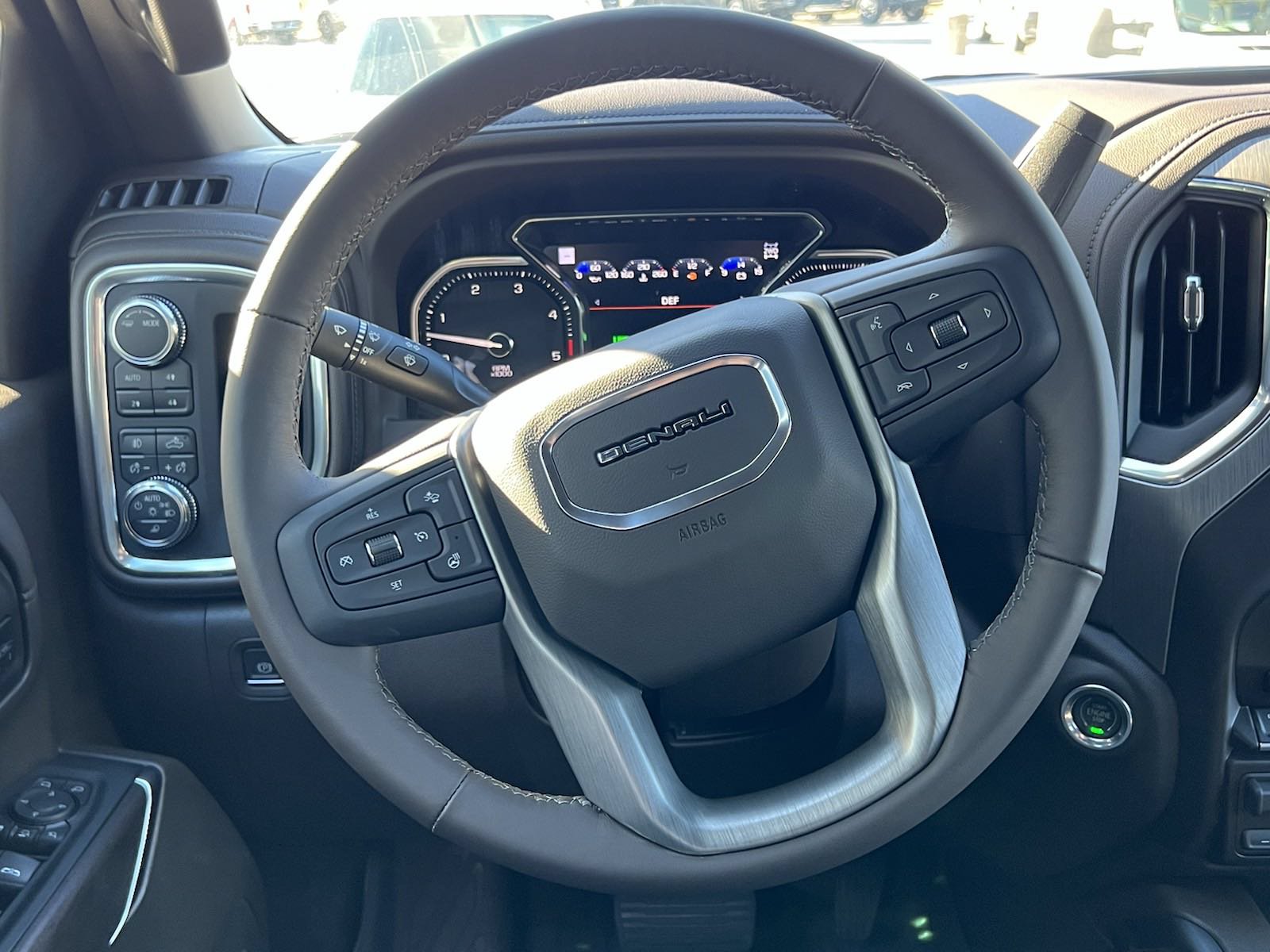 New 2023 GMC Sierra 3500 Denali w/ Denali Ultimate Package AWD/4WD image 16