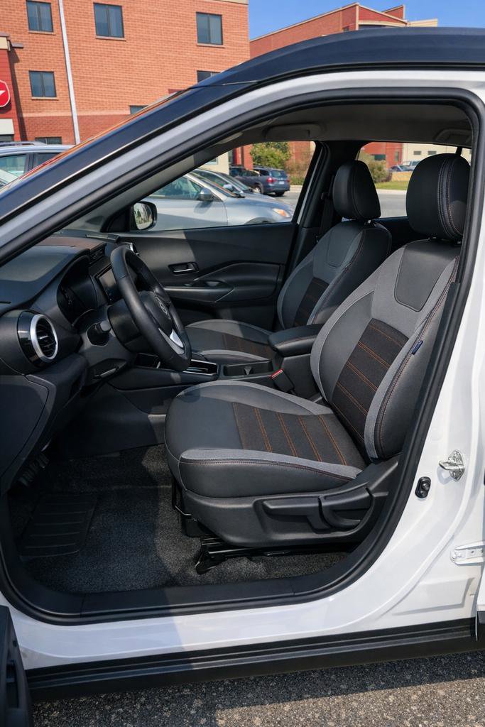 Used 2023 Nissan Kicks SR w/ SR Premium Package image 4