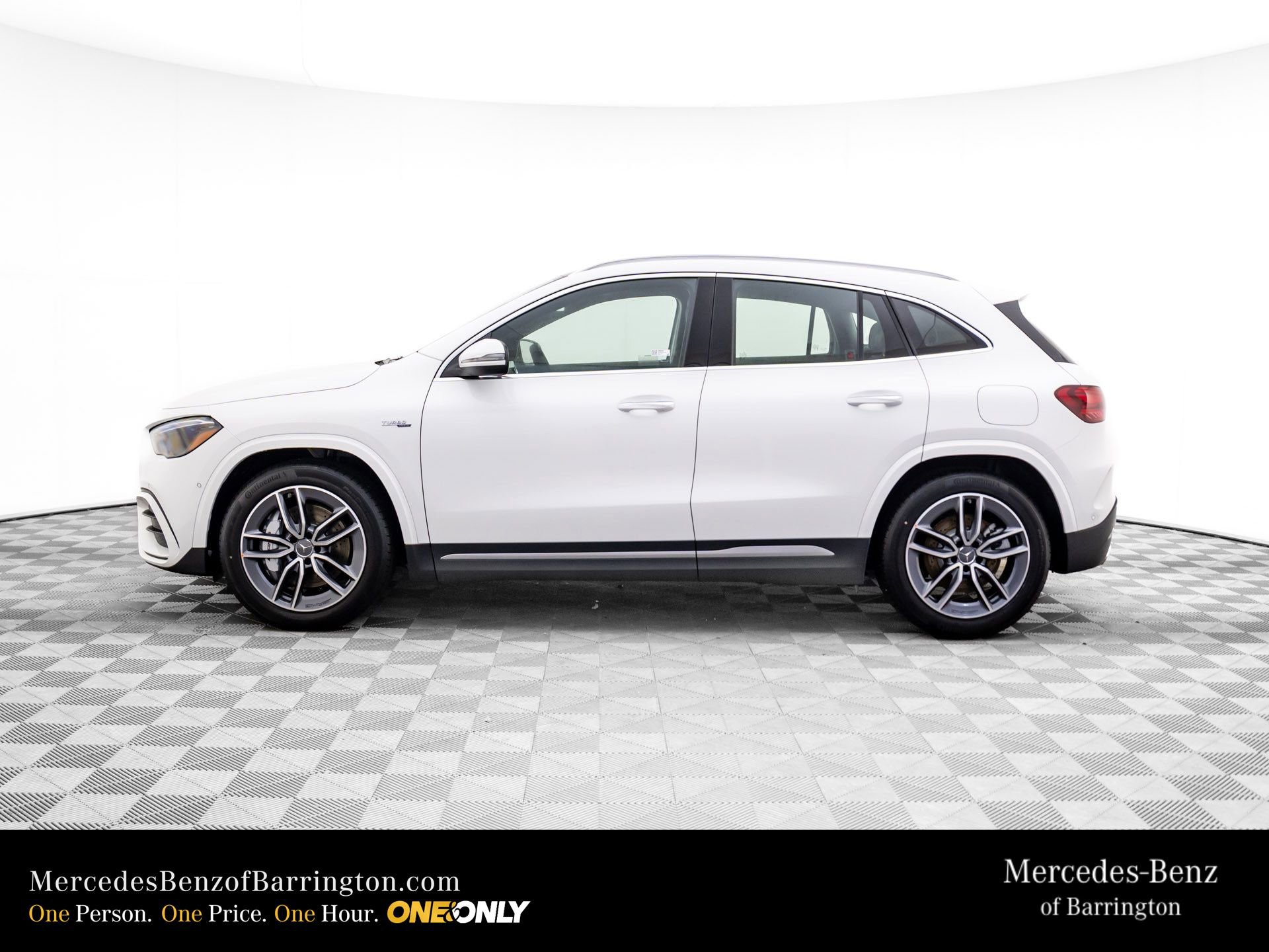 New 2026 Mercedes-Benz GLA 35 AMG 4MATIC image 2