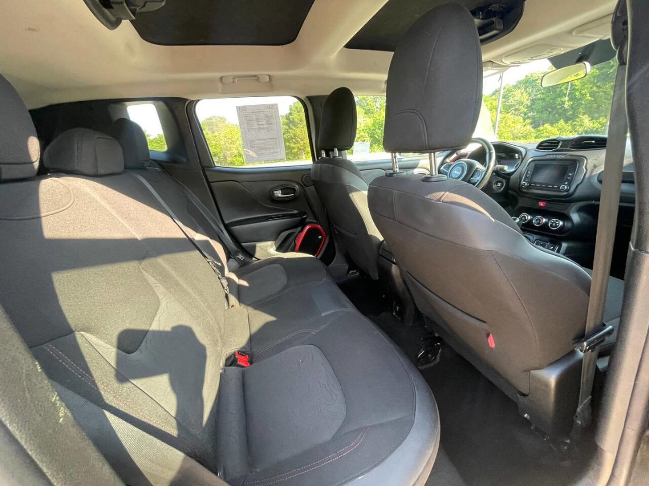 Used 2016 Jeep Renegade Trailhawk image 15