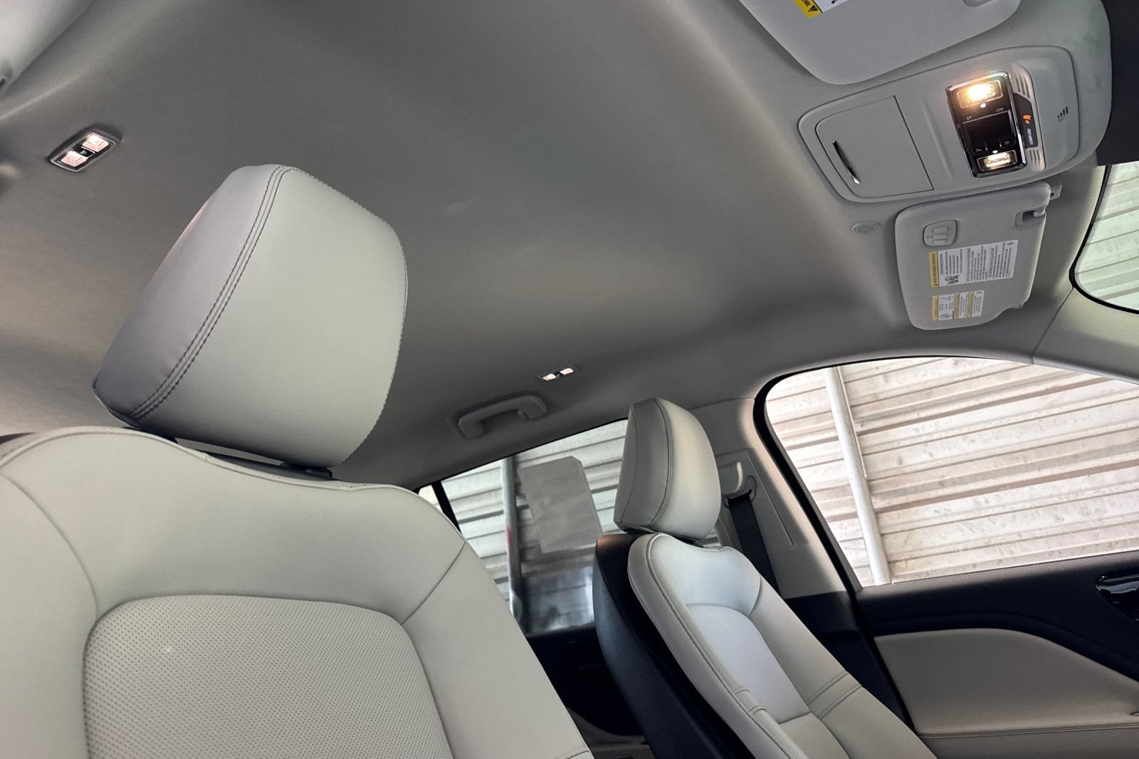 New 2026 Lincoln Aviator AWD w/ Jet Appearance Package image 13