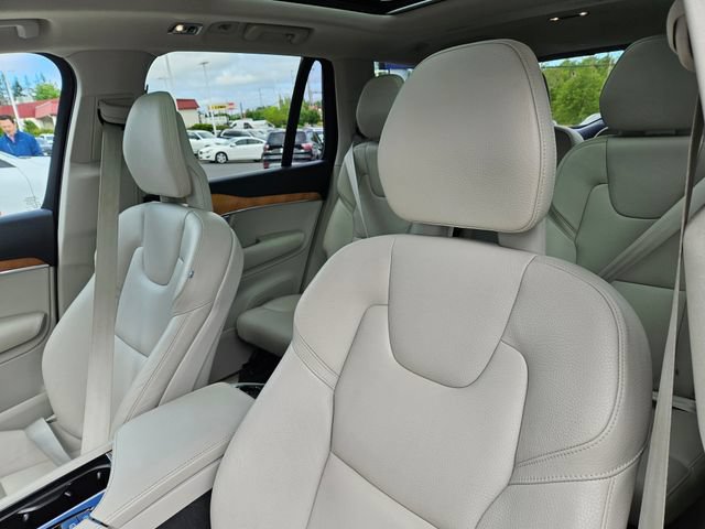 Used 2021 Volvo XC90 T6 Momentum w/ Advanced Package AWD/4WD image 19