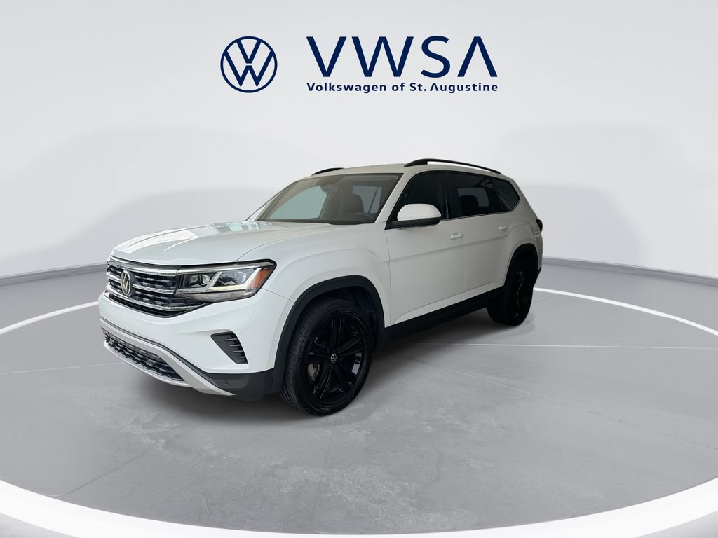 Certified 2023 Volkswagen Atlas SE w/ Black Wheel Package FWD image 3