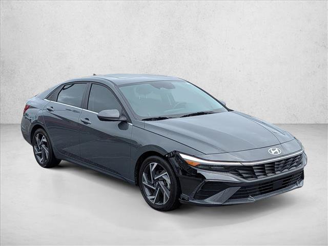 Used 2025 Hyundai Elantra SEL FWD image 3