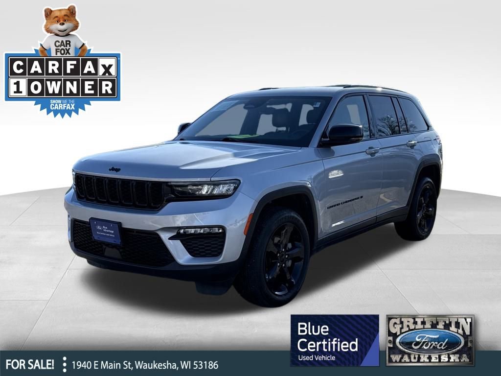 Used 2024 Jeep Grand Cherokee Limited w/ Black Appearance Package image 1