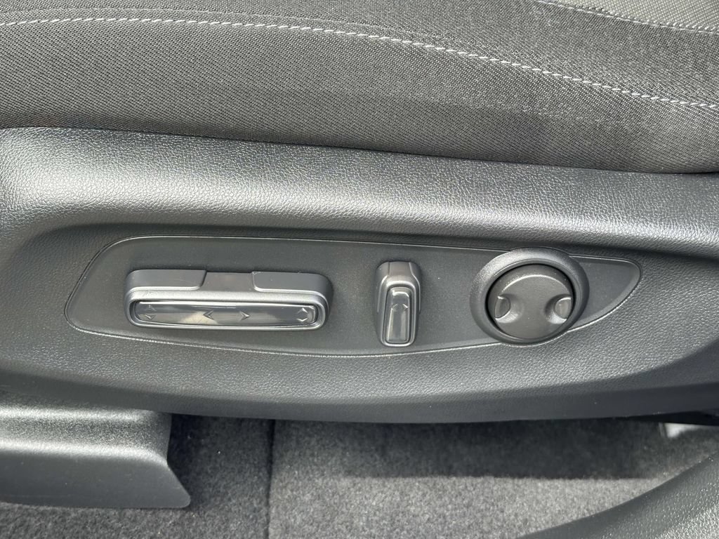 Certified 2025 Honda CR-V EX image 15
