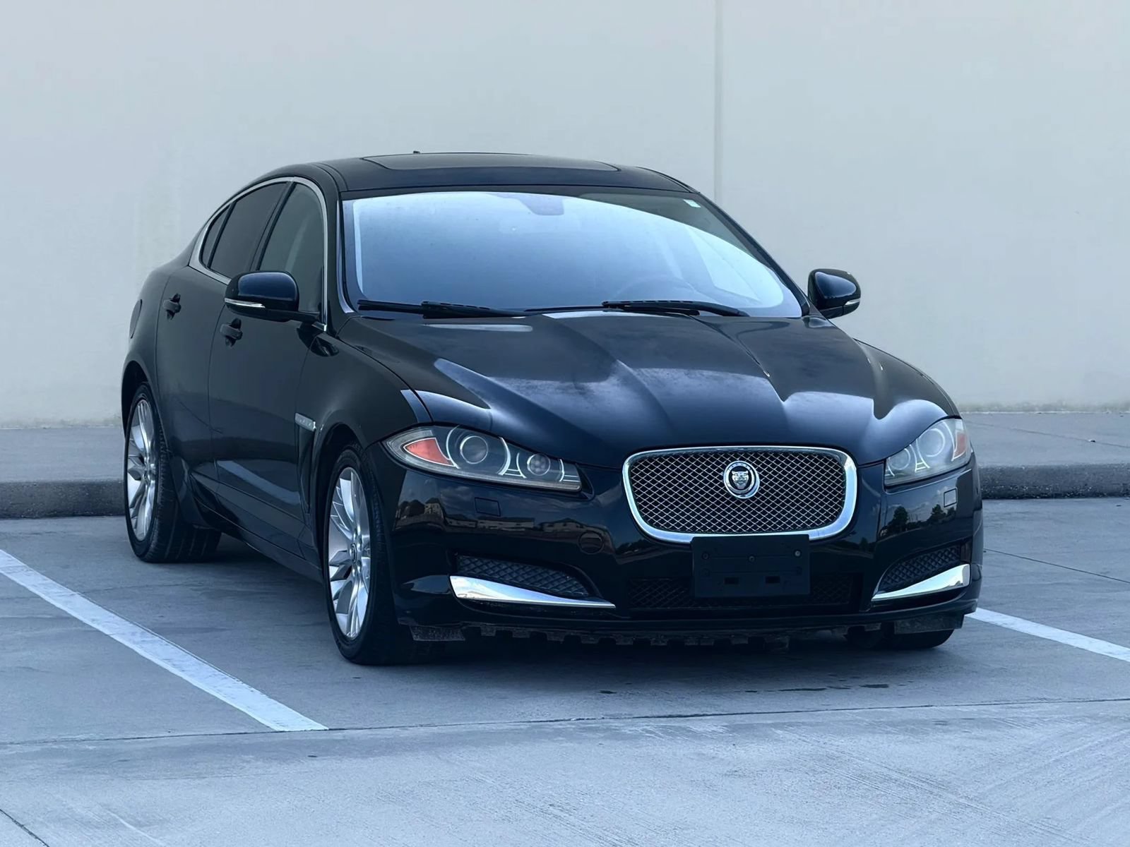Used 2013 Jaguar XF 3.0 RWD image 9