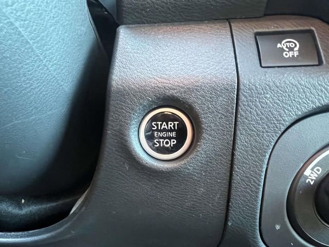 Used 2025 Nissan Frontier PRO-4X image 28