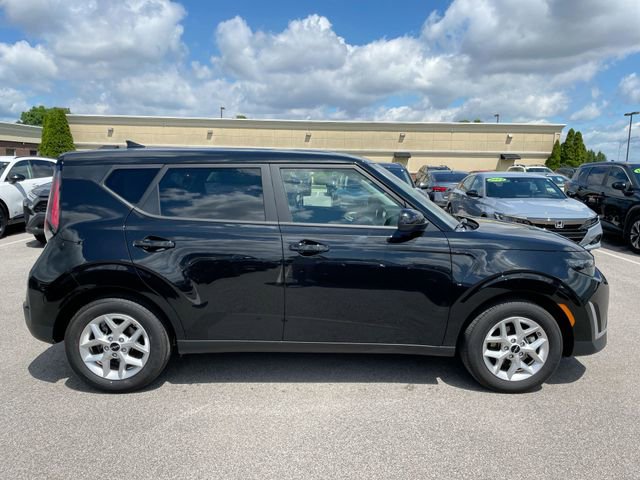 Used 2025 Kia Soul LX w/ LX Technology Package FWD image 6