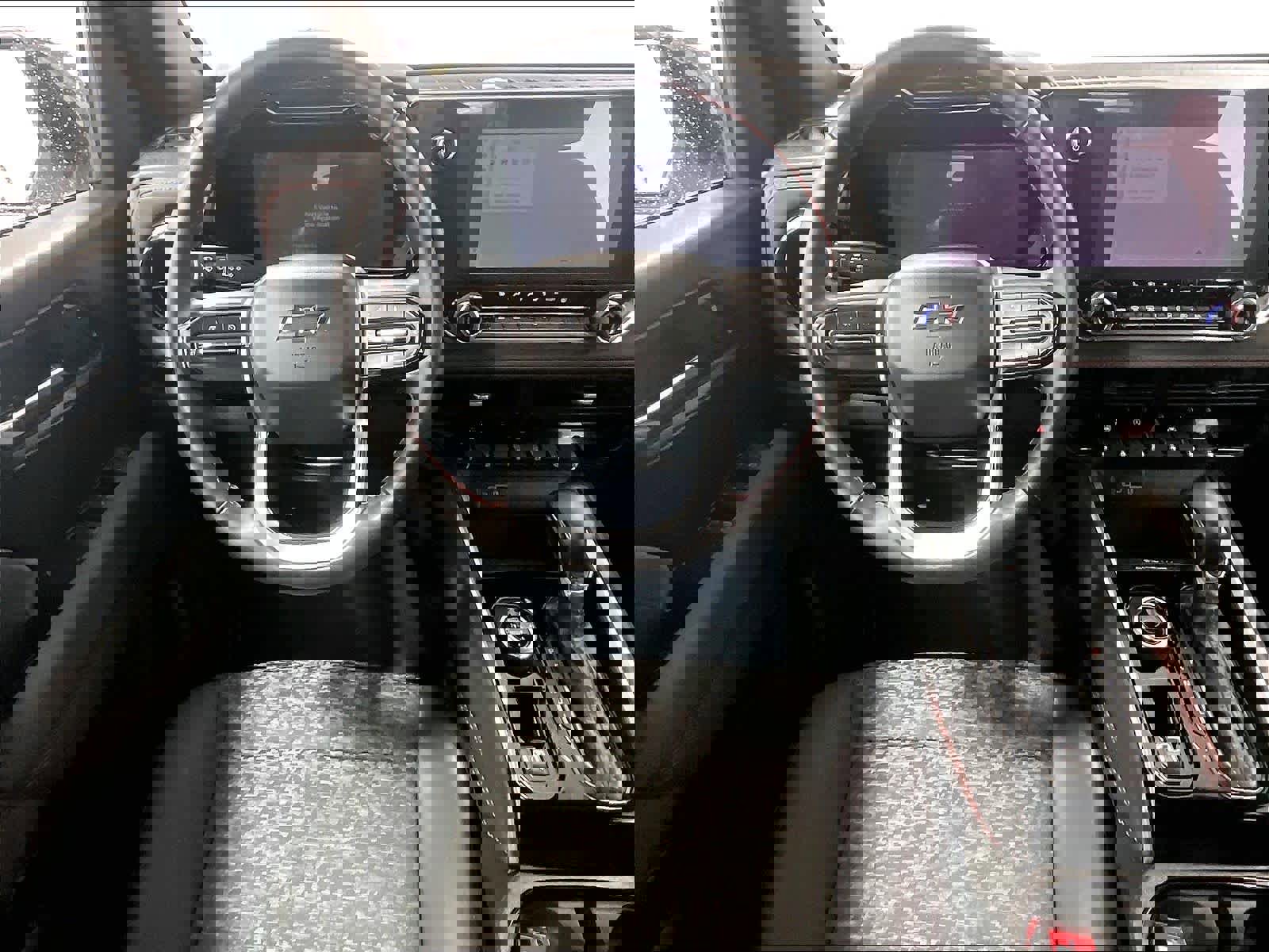 Used 2024 Chevrolet Colorado Z71 w/ Z71 Convenience Package 2 image 17