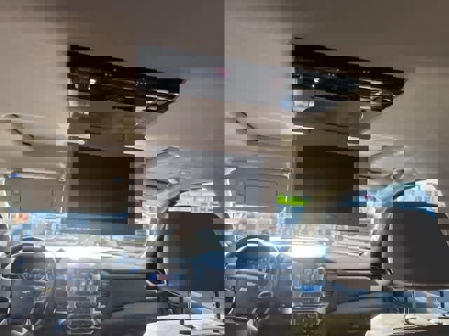 Used 2017 Chevrolet Suburban Premier image 17