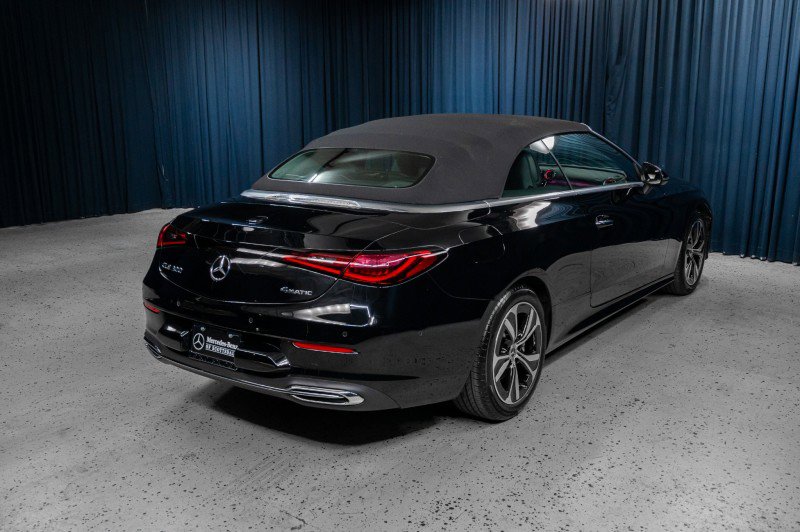 Used 2025 Mercedes-Benz CLE 300 4MATIC Cabriolet image 8