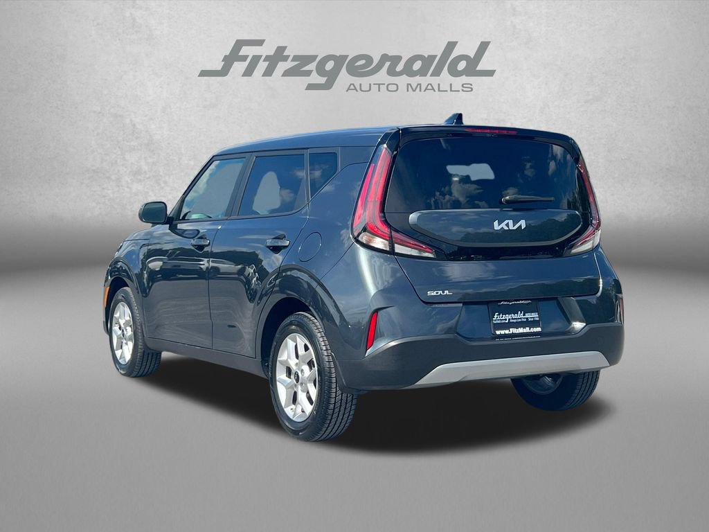 Used 2025 Kia Soul LX w/ LX Technology Package FWD image 10