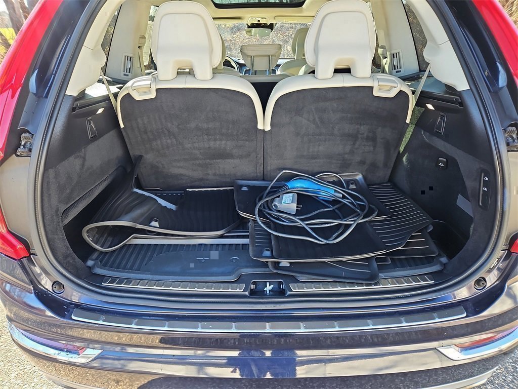 Used 2017 Volvo XC90 T8 Inscription w/ Luxury Package image 37