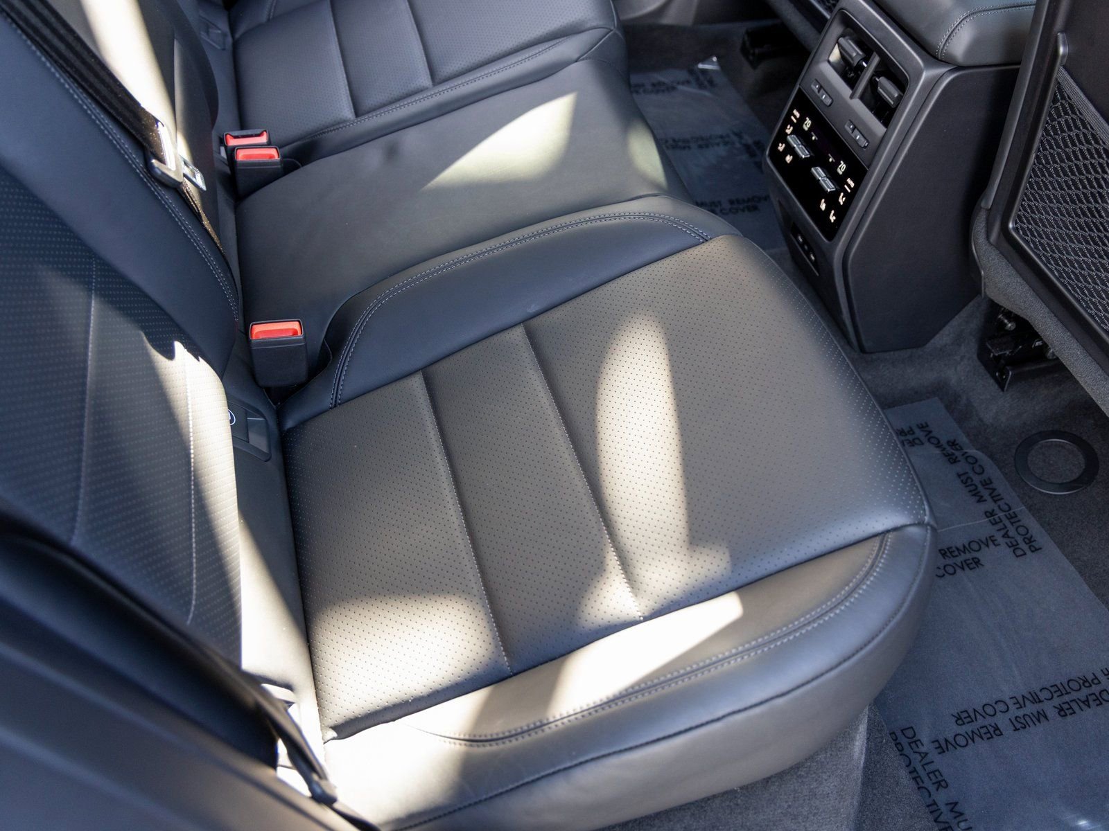 Certified 2025 Porsche Macan Electric image 46