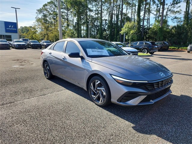 New 2025 Hyundai Elantra SEL image 1