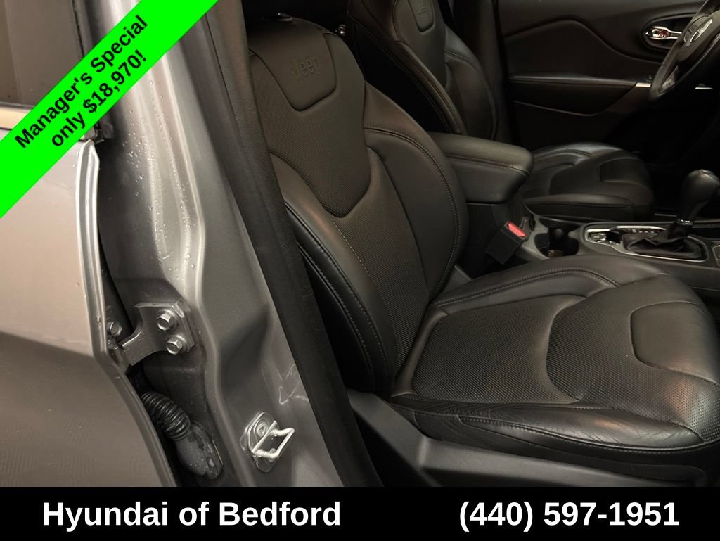Used 2019 Jeep Cherokee Limited FWD image 25