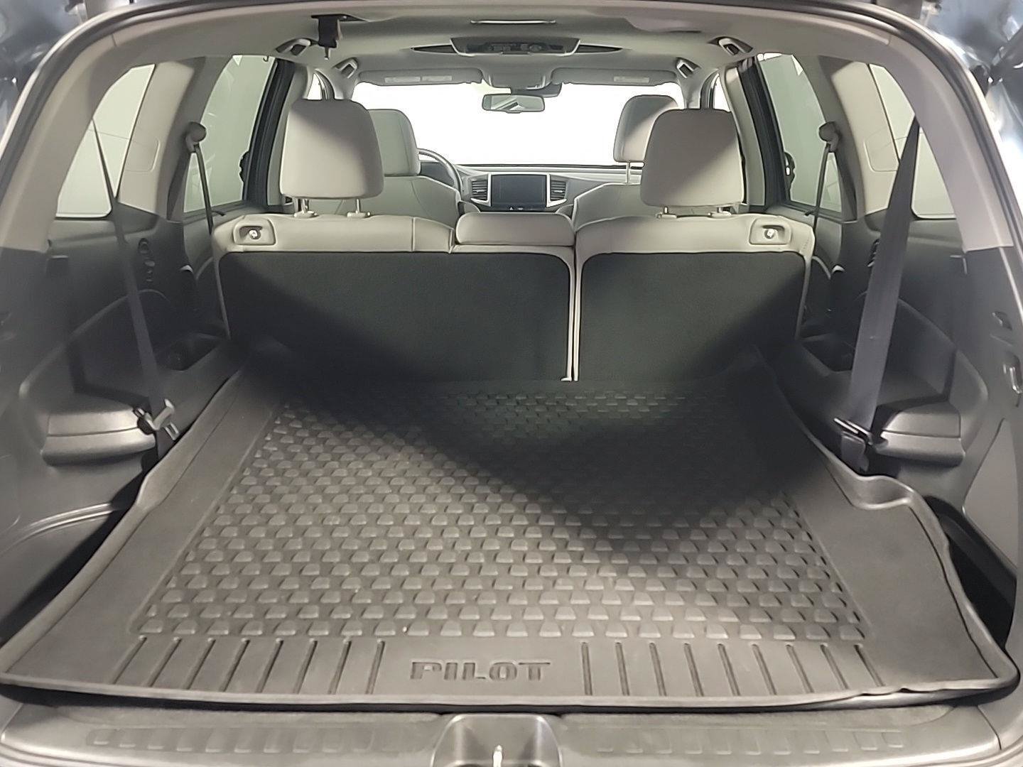 Certified 2017 Honda Pilot Touring image 10