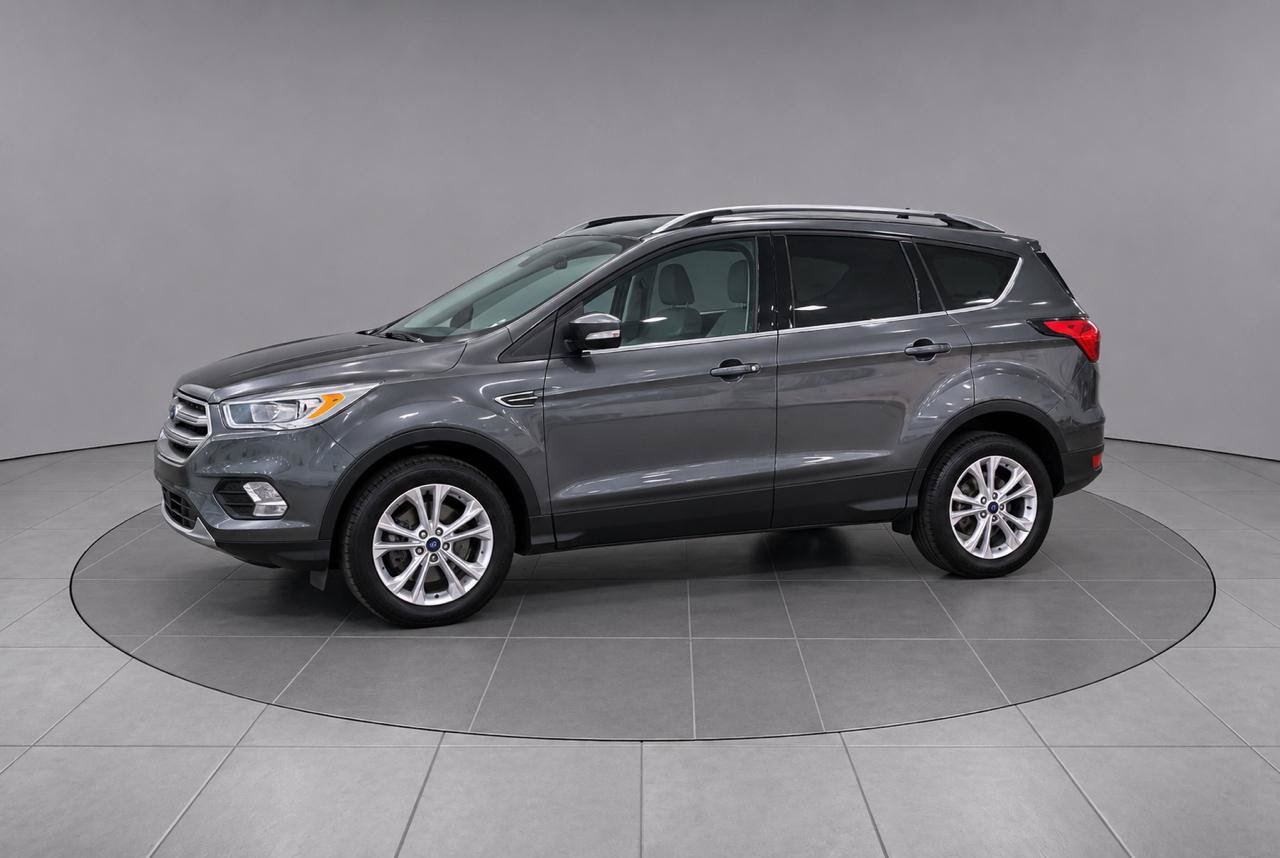 Used 2019 Ford Escape SEL AWD/4WD image 3
