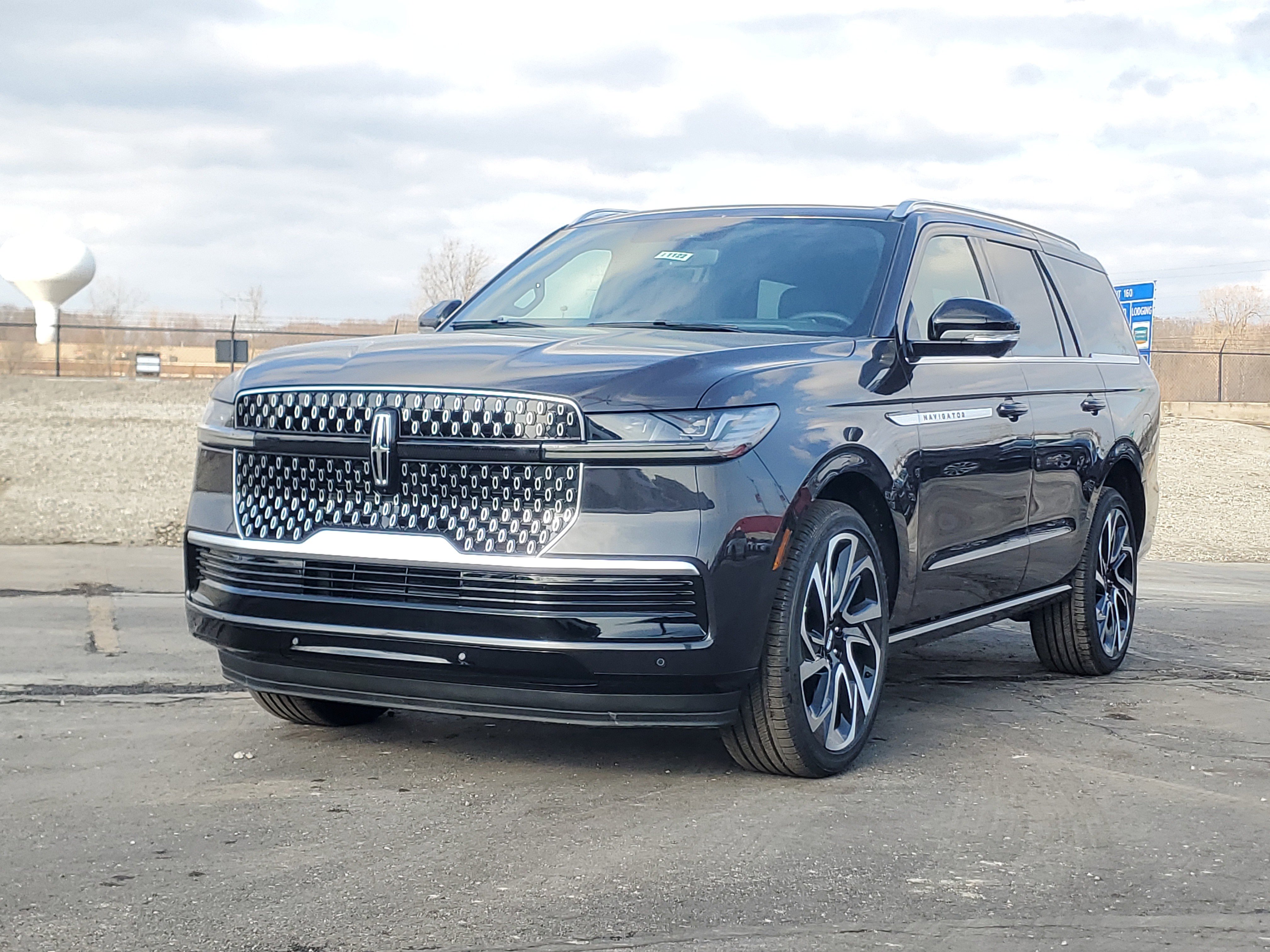 New 2026 Lincoln Navigator Reserve video 2