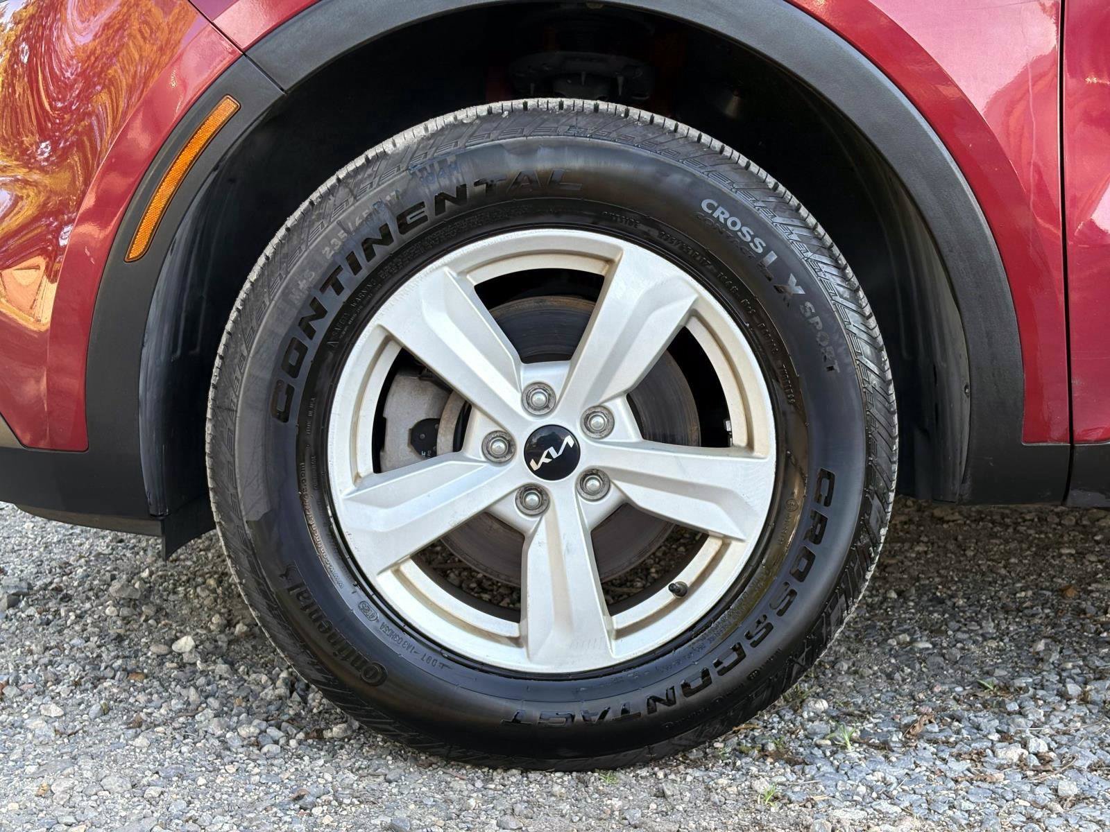 Certified 2022 Kia Sorento LX AWD/4WD image 30