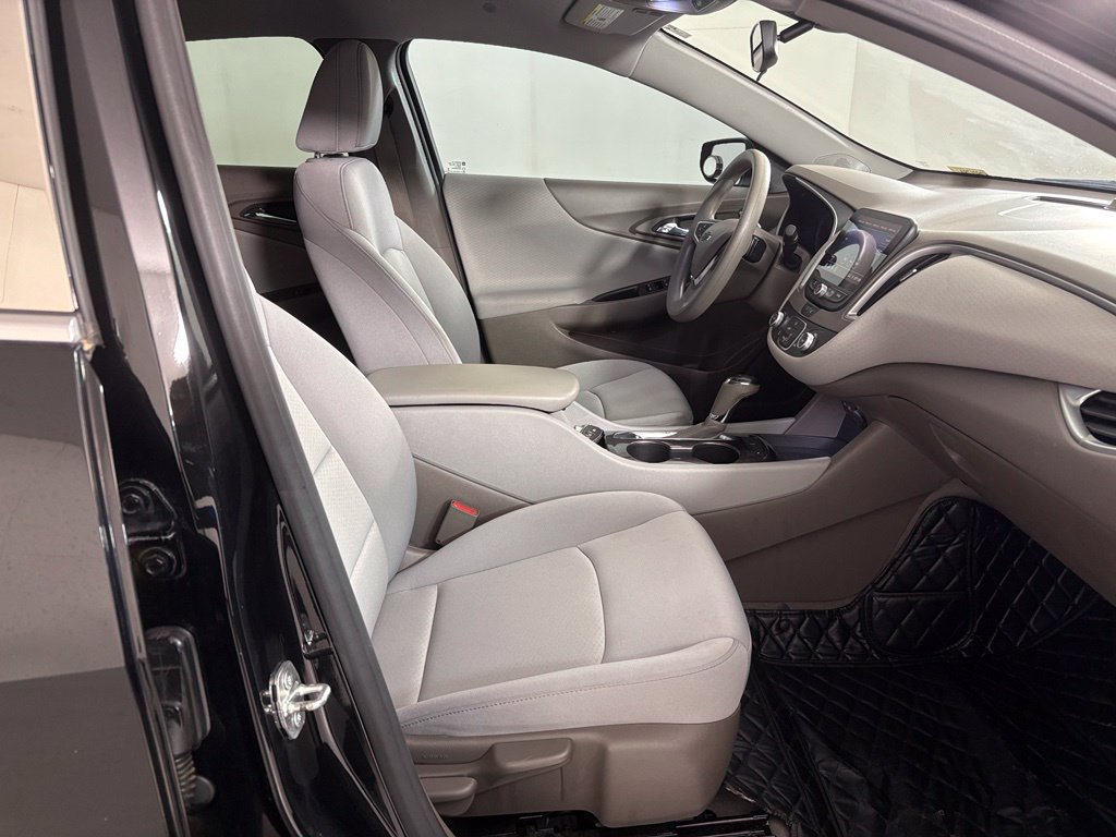 Used 2020 Chevrolet Malibu LS FWD image 39