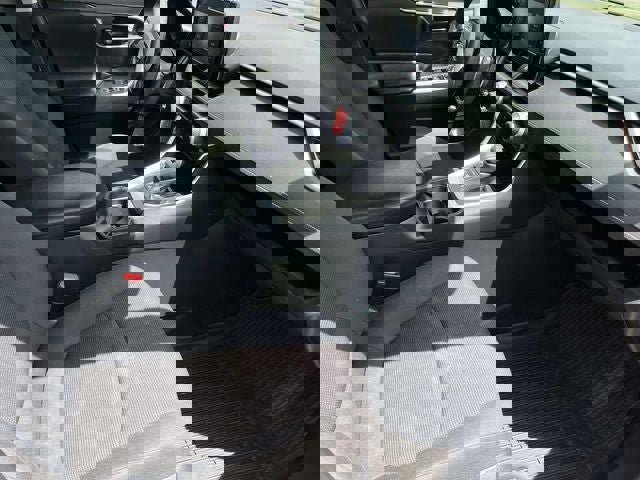 Used 2019 Toyota RAV4 LE AWD/4WD image 22