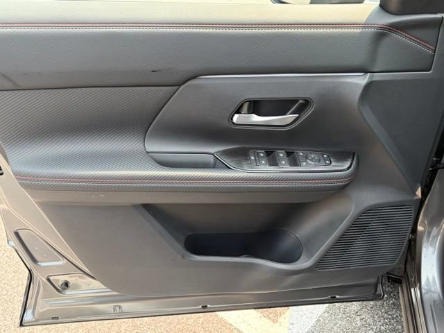 New 2026 Nissan Kicks SR FWD image 11