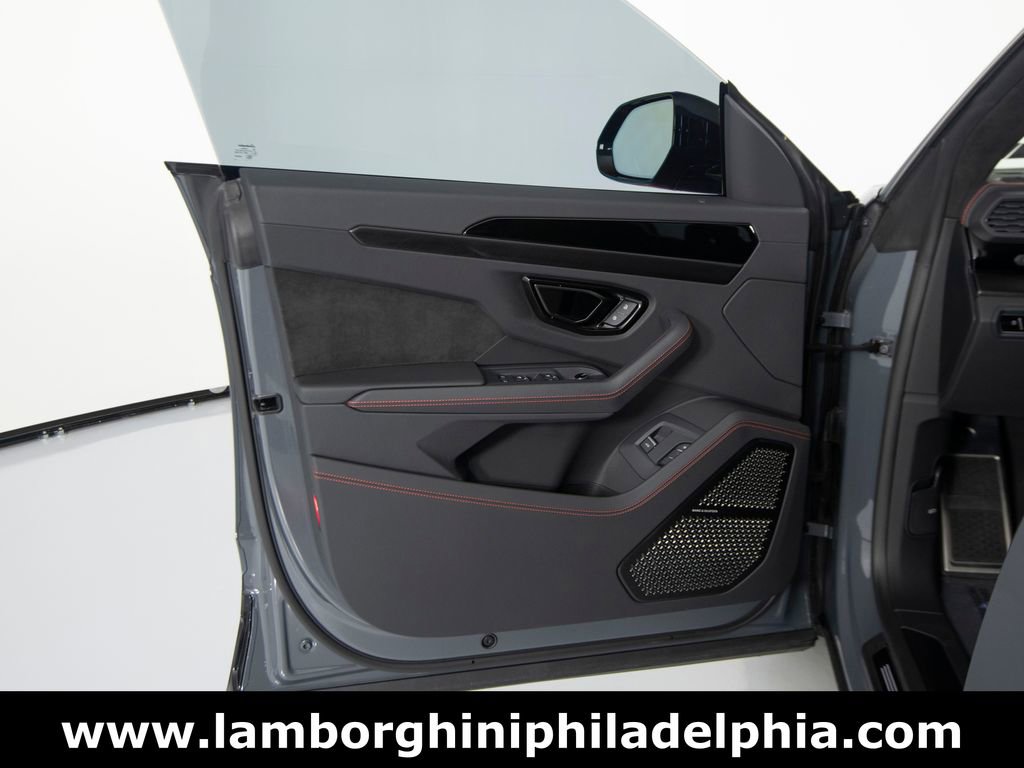 Used 2024 Lamborghini Urus S AWD/4WD image 11