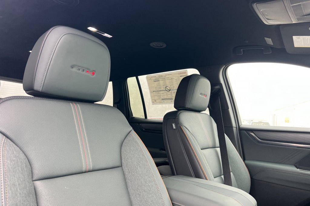 New 2026 GMC Acadia AT4 w/ Luxury Package image 15