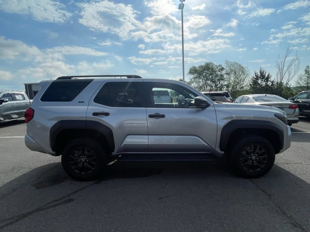 Used 2025 Toyota 4Runner SR5 AWD/4WD image 9