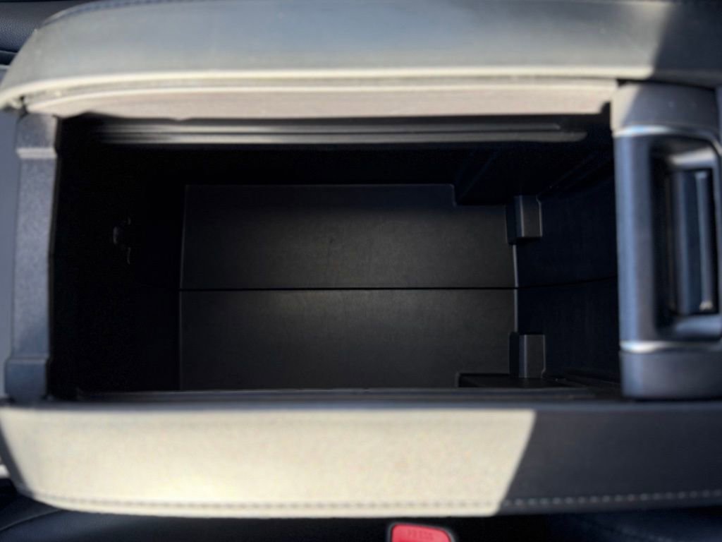 Used 2024 Toyota Highlander XLE image 27