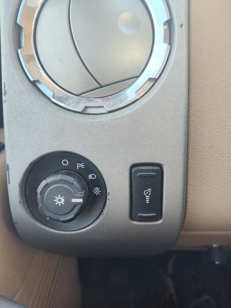 Used 2014 Ford F350 Lariat w/ Chrome Package image 19