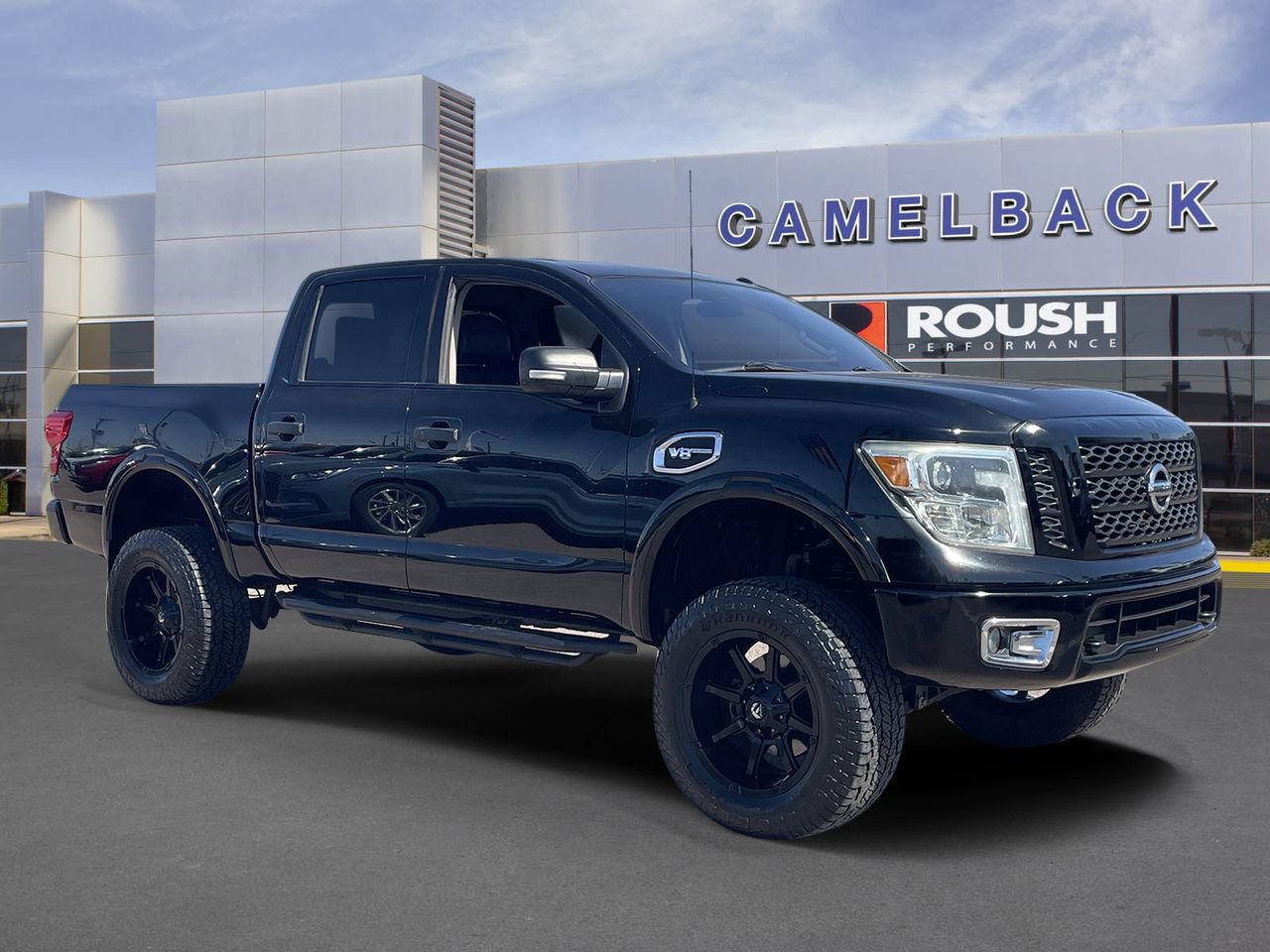 Used 2017 Nissan Titan PRO-4X AWD/4WD image 8