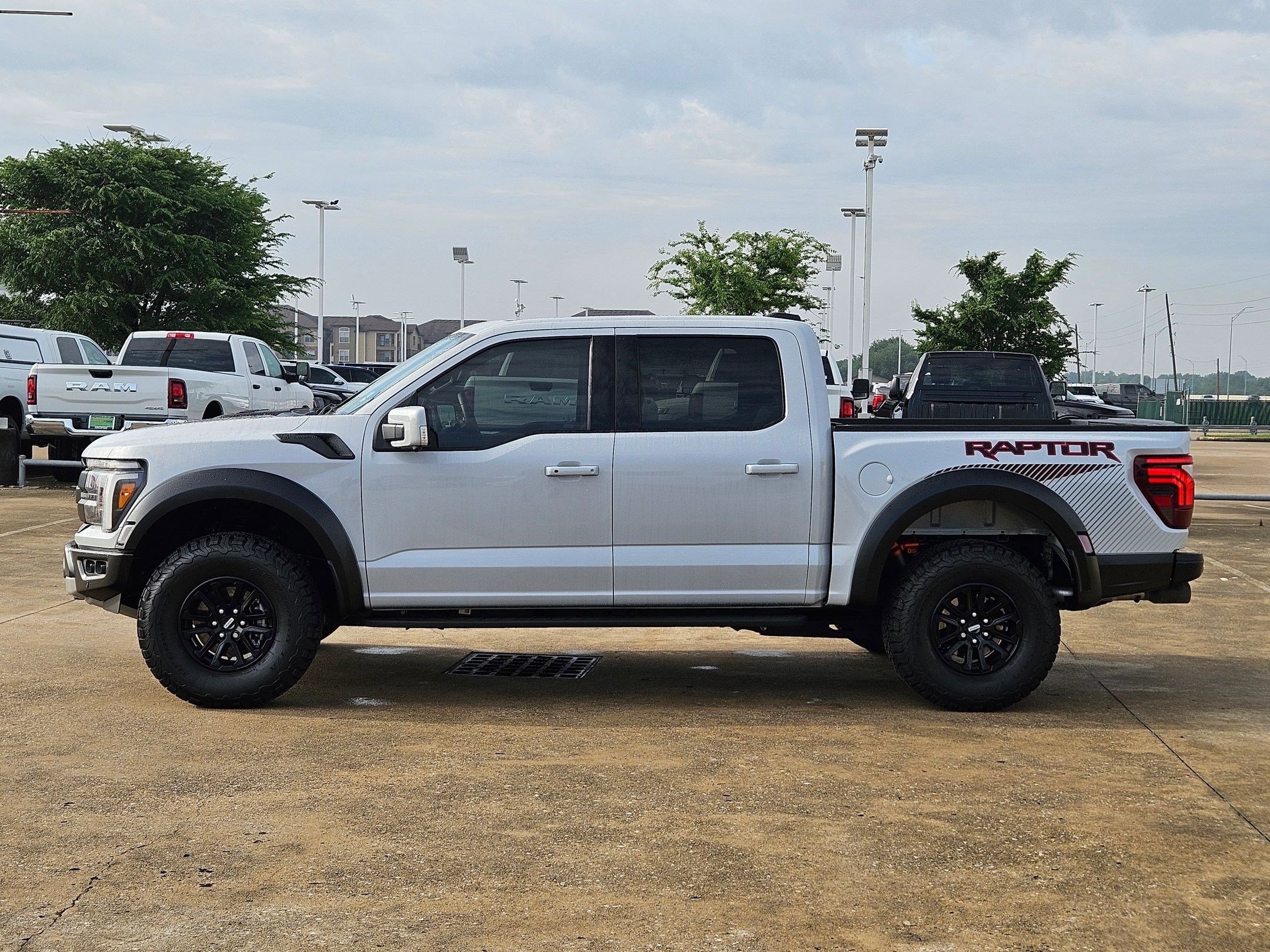 Certified 2025 Ford F150 Raptor AWD/4WD image 9