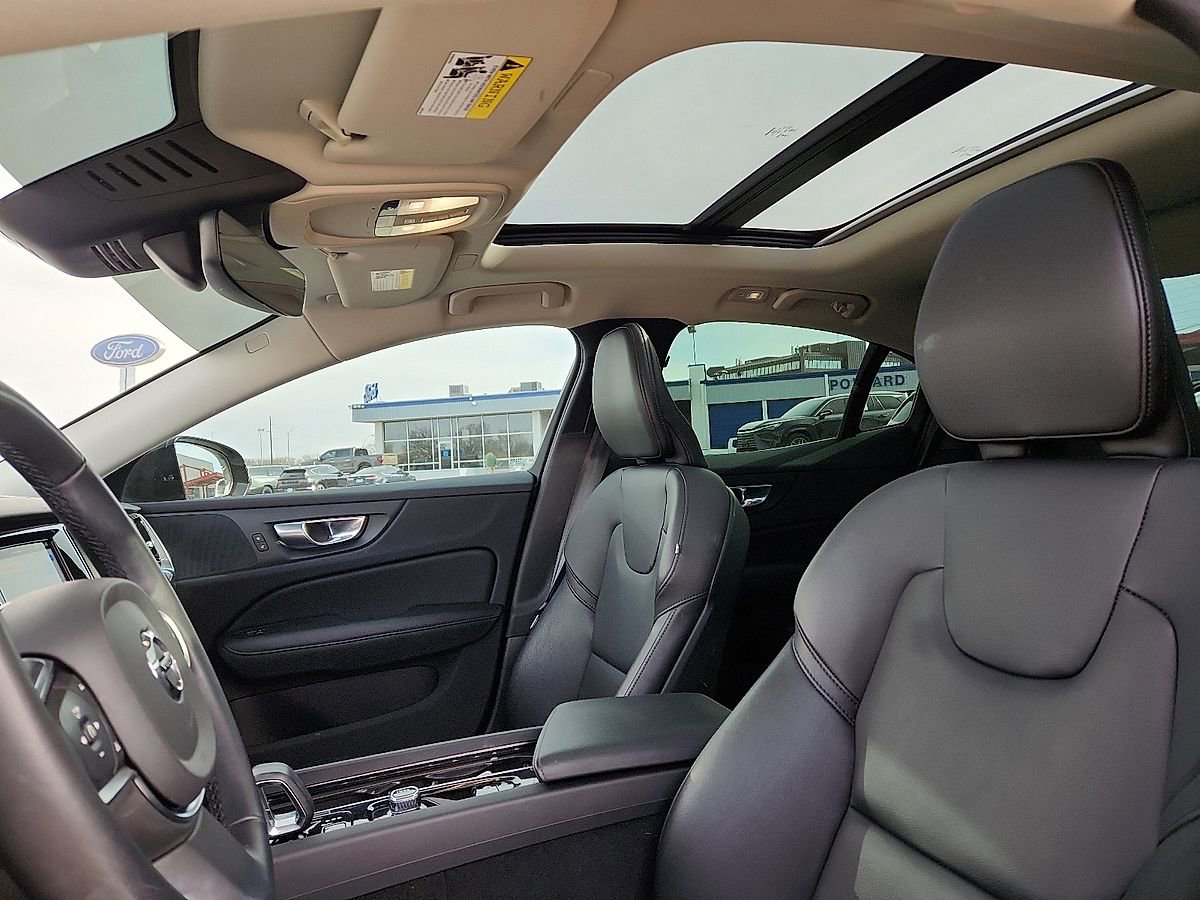 Used 2024 Volvo S60 B5 Core image 12