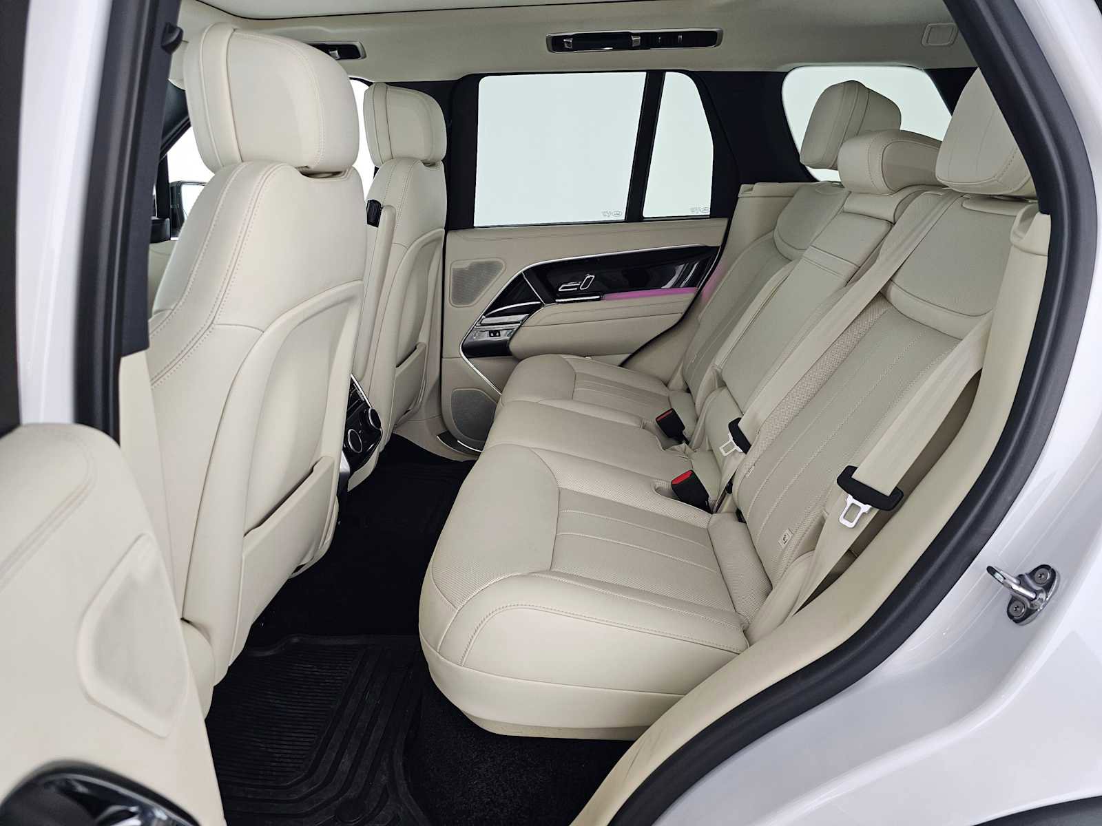 Used 2025 Land Rover Range Rover SE AWD/4WD image 16