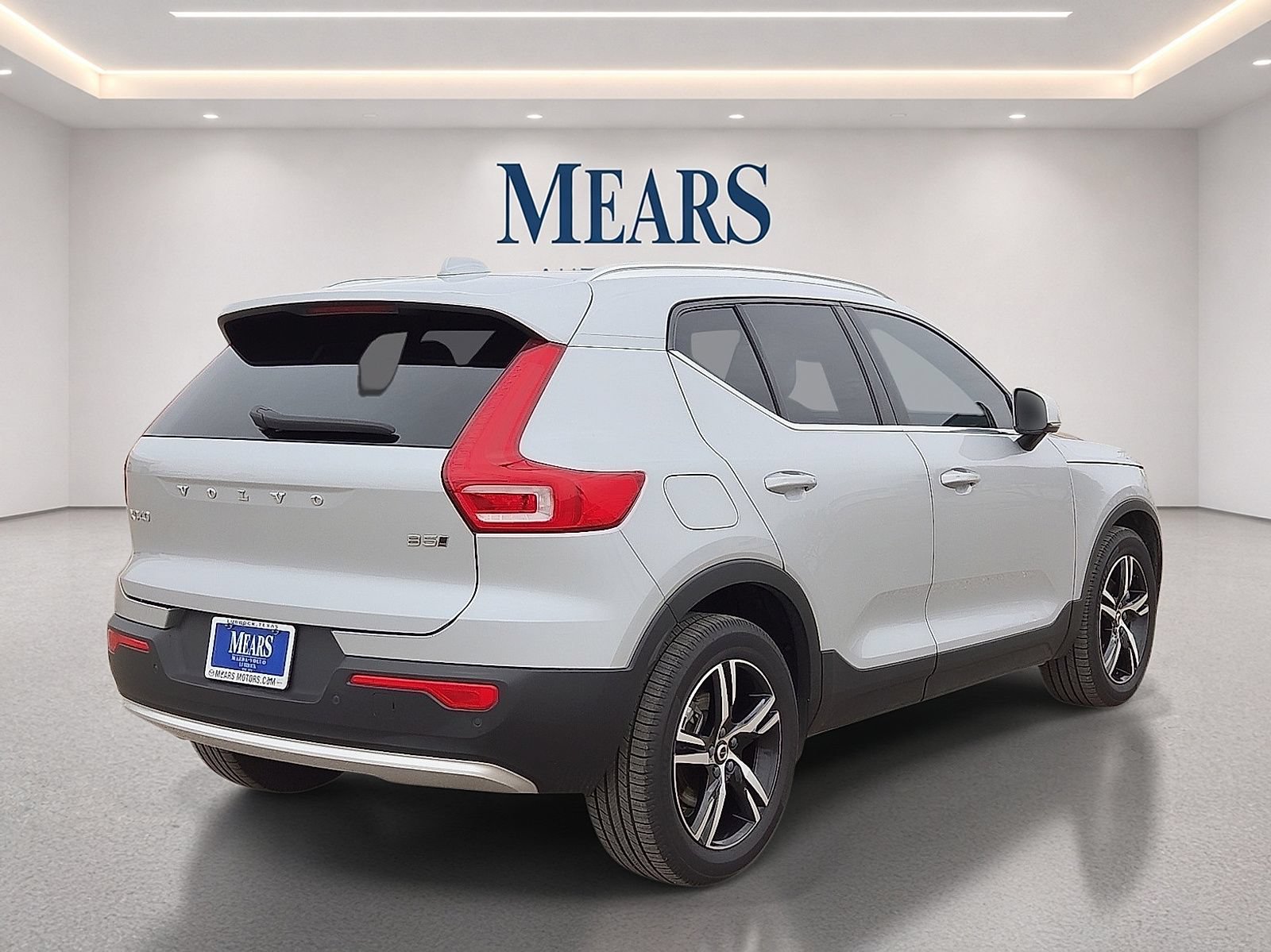 Used 2023 Volvo XC40 B5 Plus AWD/4WD image 6