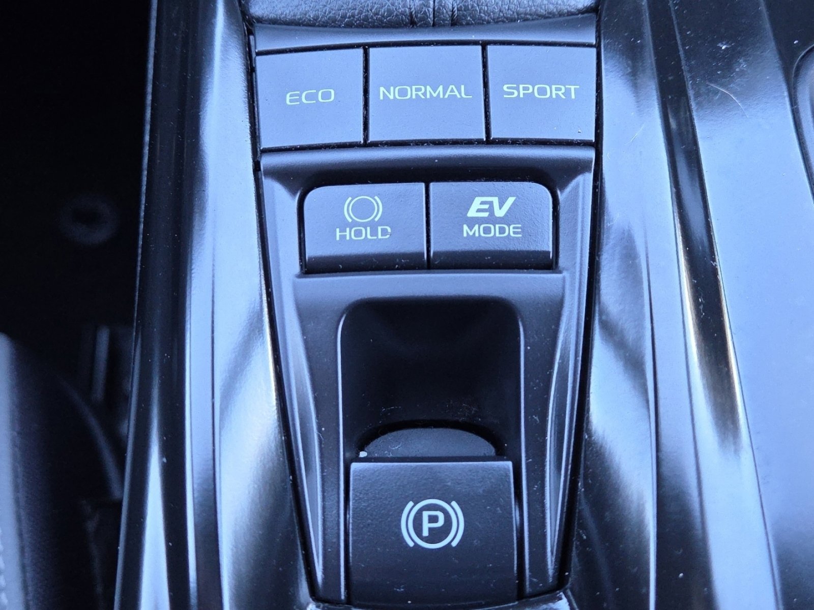 Used 2025 Toyota Camry SE image 28