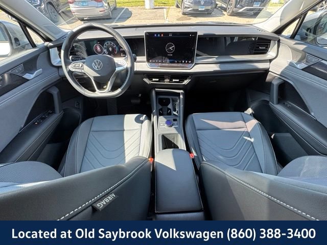 Used 2025 Volkswagen Tiguan SE AWD/4WD image 13