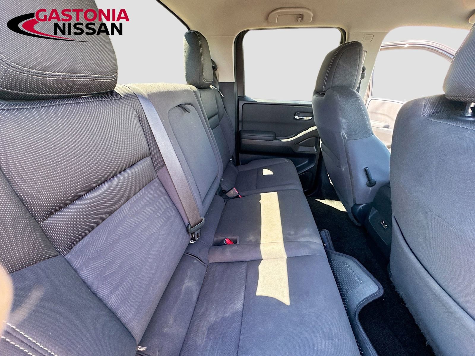 Used 2022 Nissan Frontier SV w/ Technology Package image 35