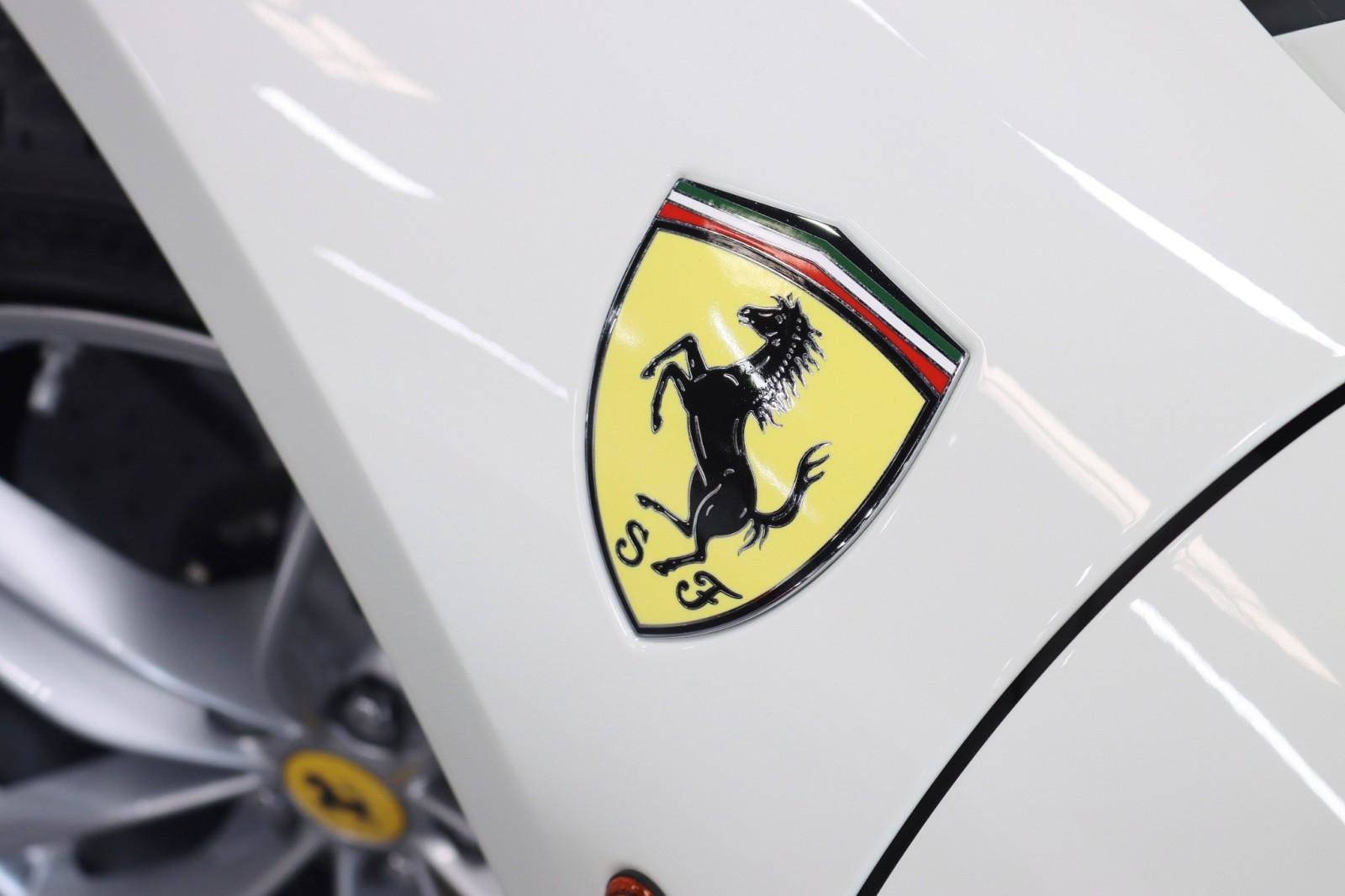 Used 2018 Ferrari 488 Spider RWD image 16