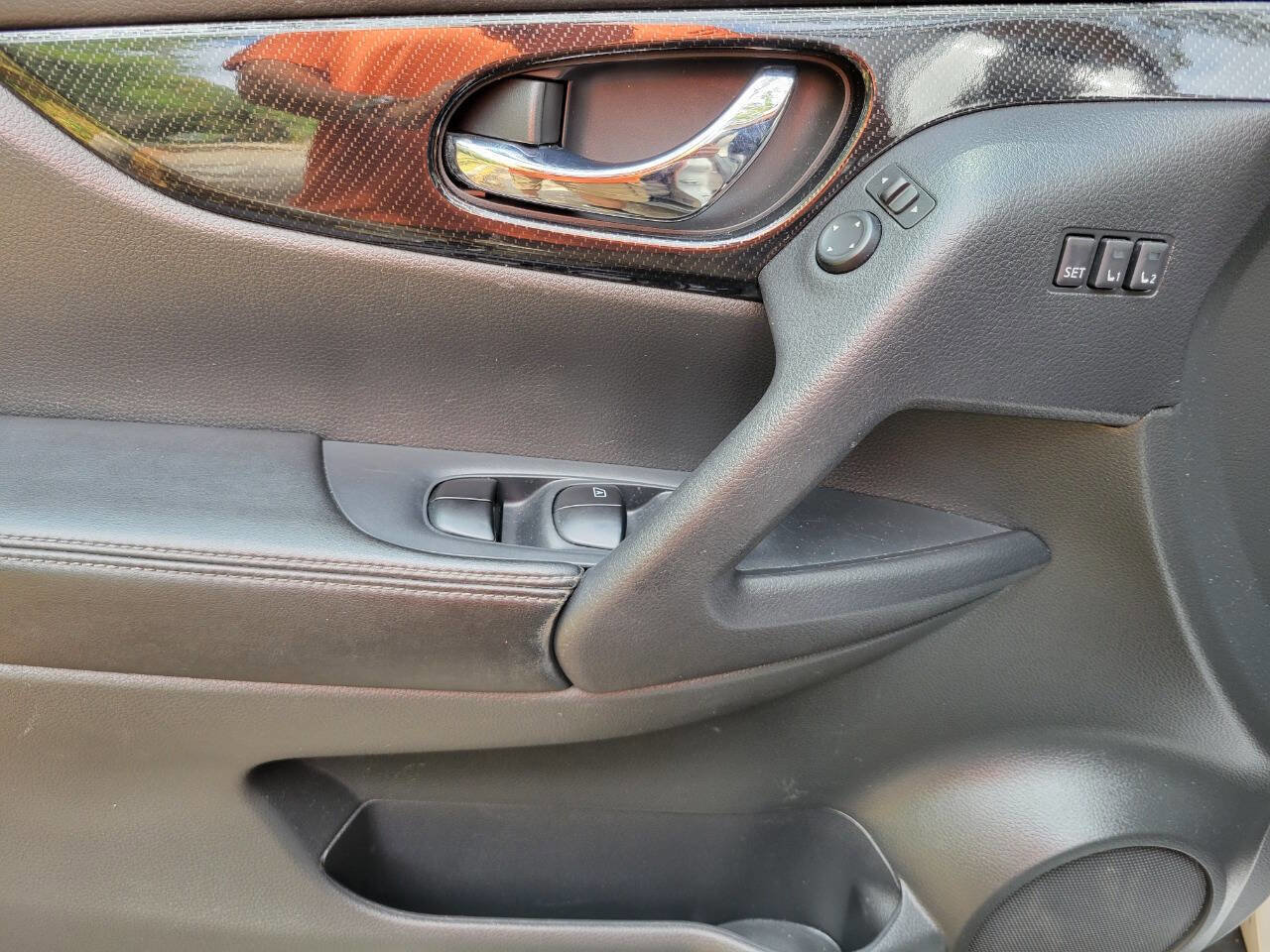 Used 2019 Nissan Rogue SL AWD/4WD image 18