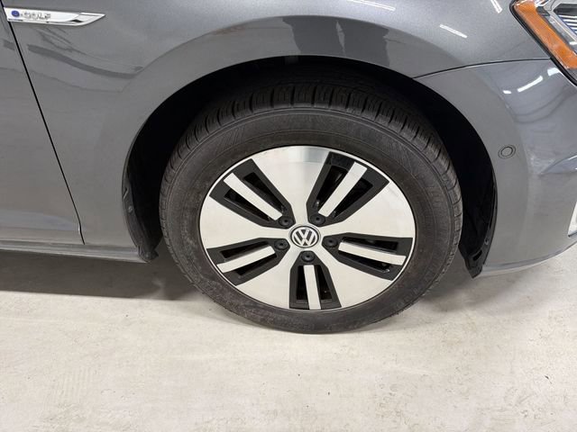 Used 2019 Volkswagen e-Golf SEL Premium image 14
