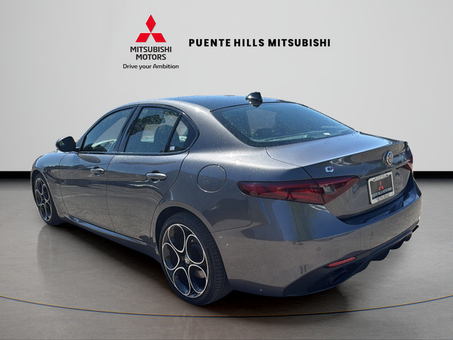 Used 2023 Alfa Romeo Giulia Veloce RWD image 7