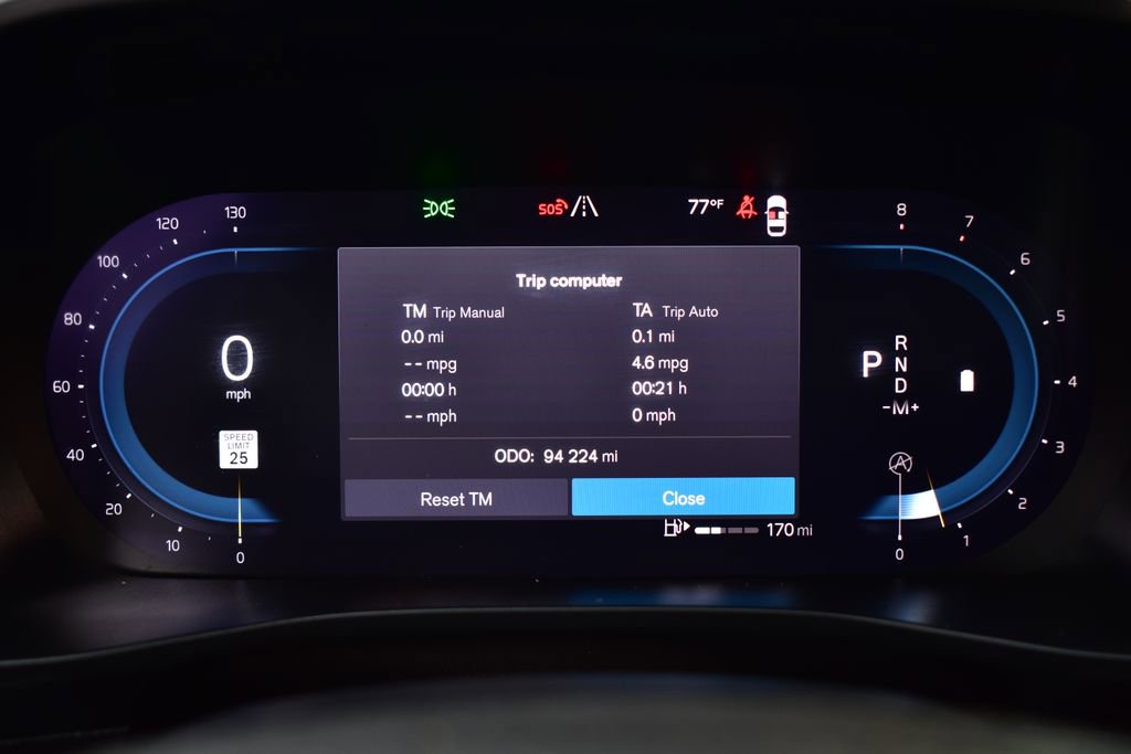 Used 2023 Volvo XC40 B5 Plus image 43